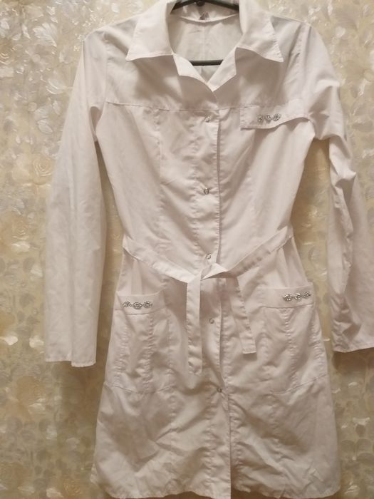 Білий халат медичний