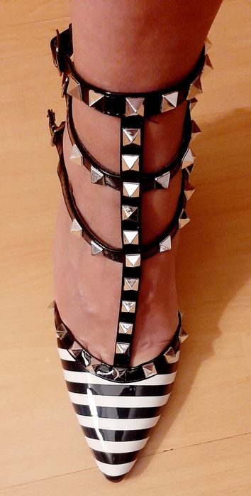 Sapatos Altos Novos, verniz