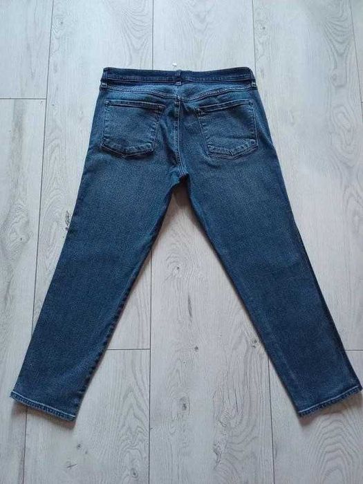 damskie jeansy marki J Brand jak nowe