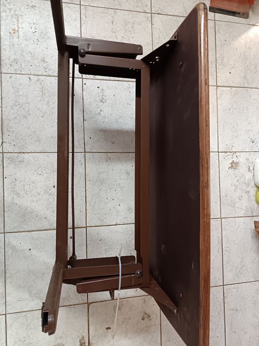 Mesa dobrável de autocaravana
