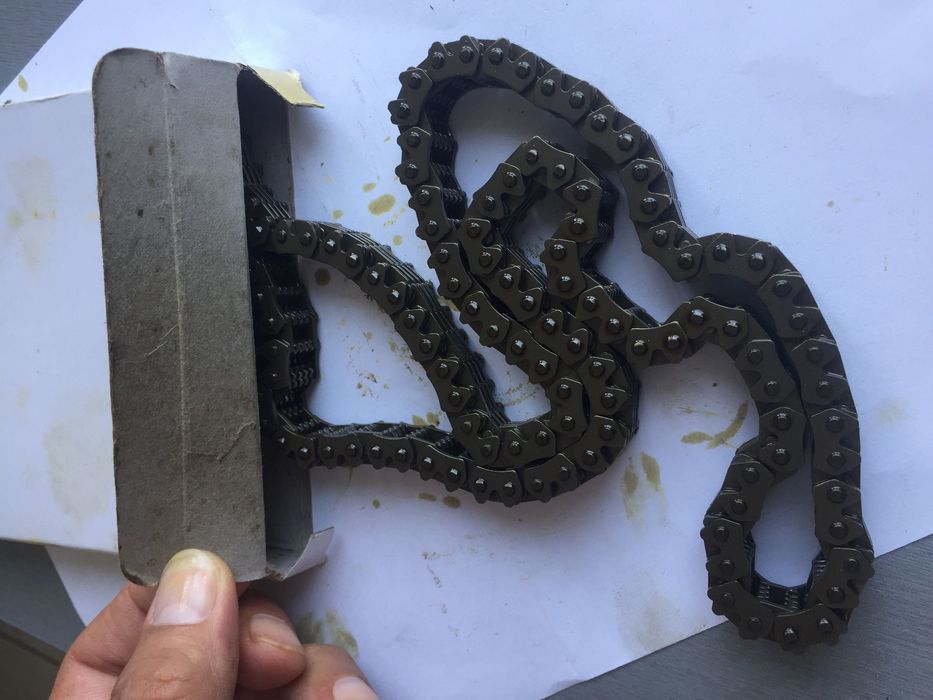 Chrysler 300c 2.7 детали ГРМ, помпа водяная,цепи, натяжители и другое.