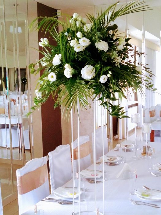 Stojaki na kompozycje  kwiatowe na ślub  białe 80 cm 10 szt