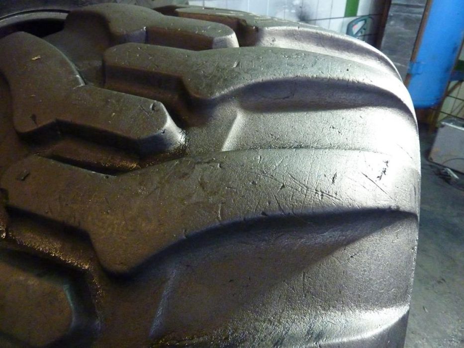 Opona używana rolnicza 710/45-26.5 710/45R26.5 TRELLEBORG 3000zł W2887