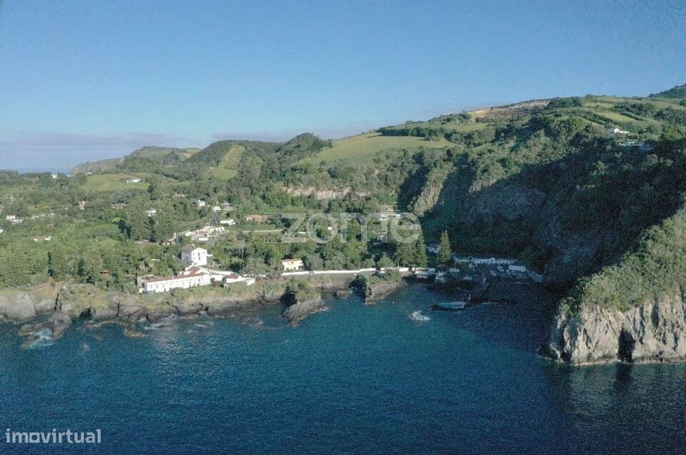 Moradia T3 com Vista Mar - Água de Pau