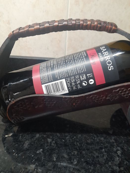 Suporte para garrafa antigo em couro