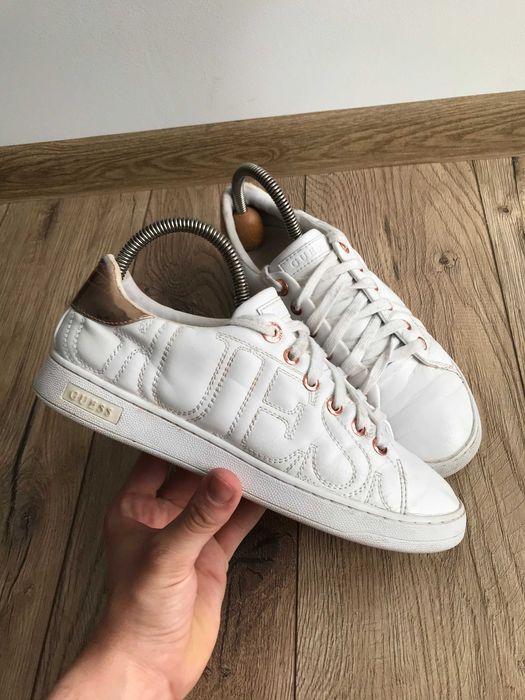 Skórzane buty Guess rozm. 37,5