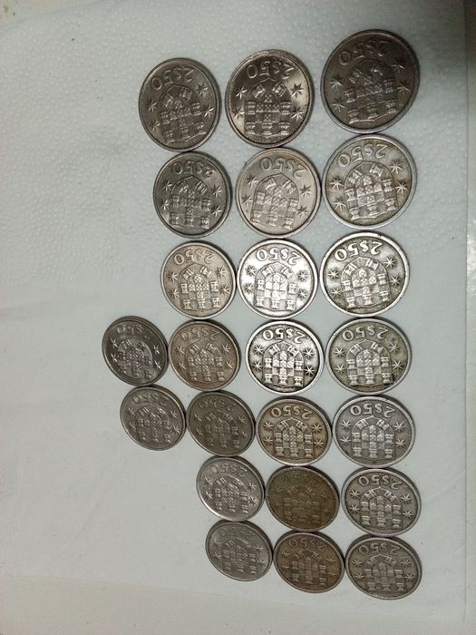 Moedas (23)de 2,50  Escudos 1963/1985