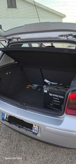 Vende-se VW Golf 1600, gasolina (edição especial 25 anos) - 50520 Kms