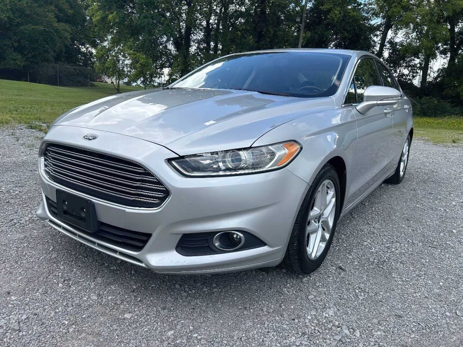 Ford Fusion SE      2016