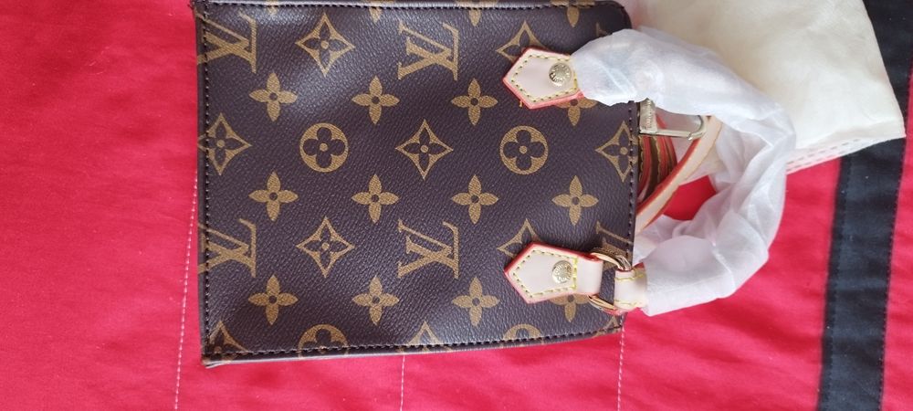 Mala Luís Vuitton nova