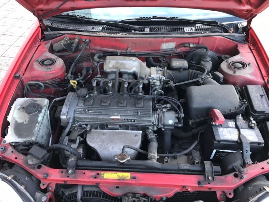 Toyota Corolla E11 1.6 3P 1999 - Para Peças