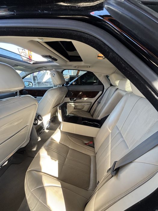 Jaguar XJ premium Luxury 5.0cc V8 400cv full extras blindado 150 mil km painel digital