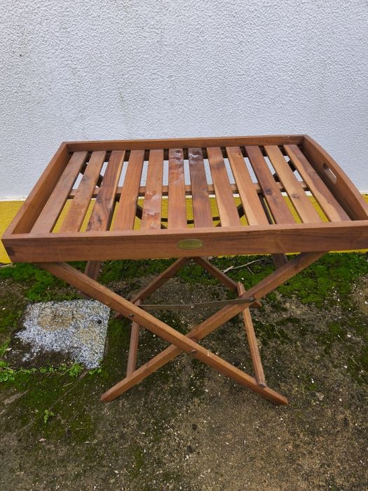 Tabuleiro em Madeira com apoio