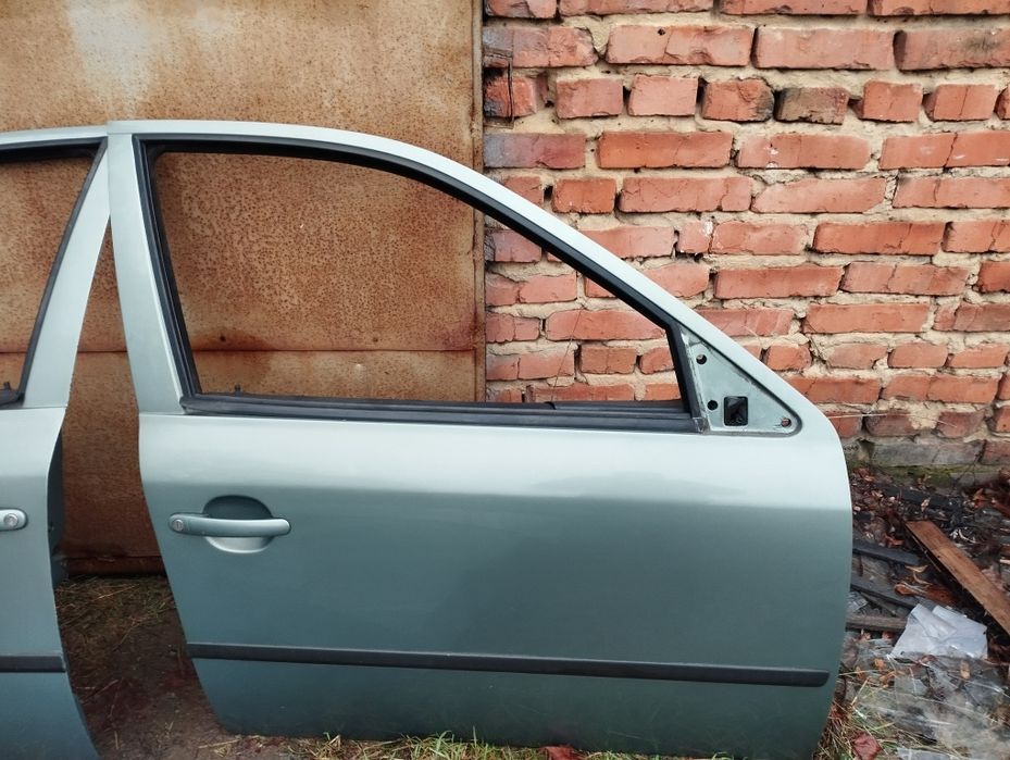 Двері Шкода Октавія Тур Skoda Octavia Tyr