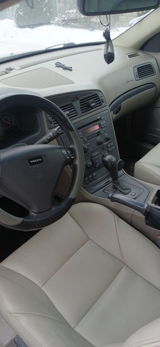 Продам Volvo S 60  2.4 газ/бензин