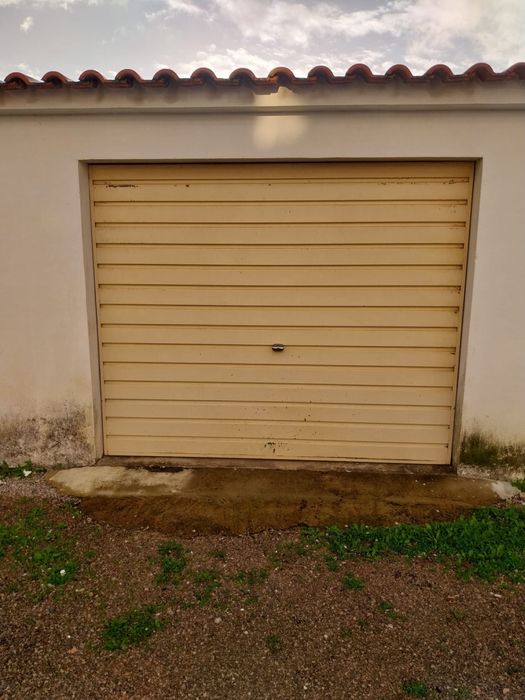 Garagem coberta privada