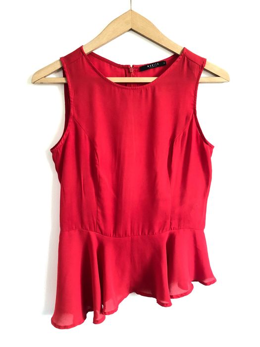 Bluzka Mohito zwiewna 36 asymetryczna letnia czerwona baskinka