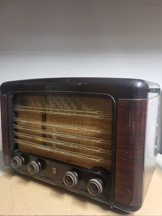 Rádio Vintage Philips – Multibandas (Anos 40/50)
