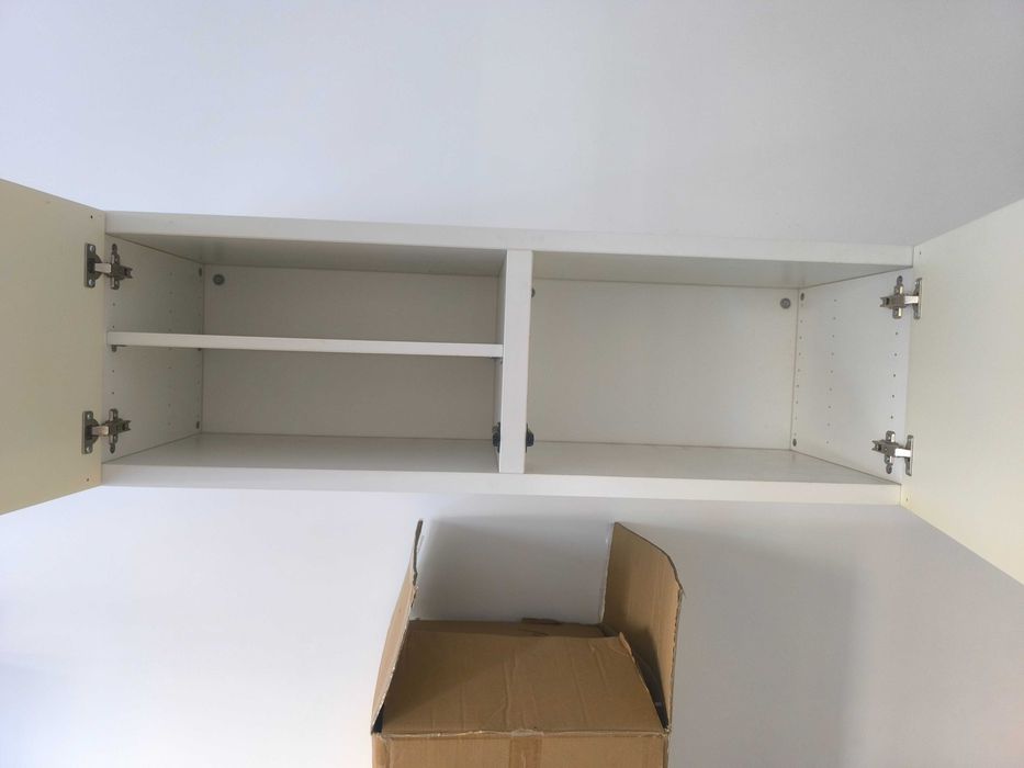 Estante com portas