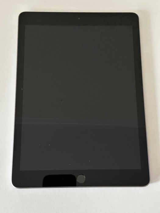 Планшет Apple iPad 32Gb Wi -Fi A1893 6 генерація