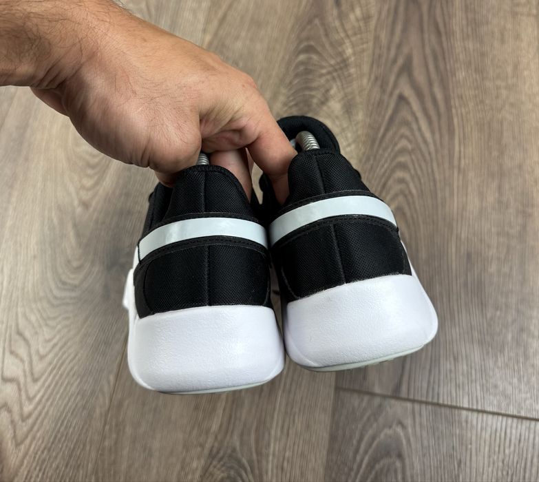 Кросівки для залу та тренувань Nike Legend Essential 2 40 (25.5 см)
