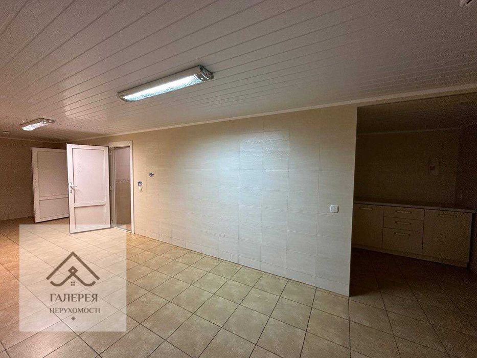 Продаж комерційного приміщення  218м2