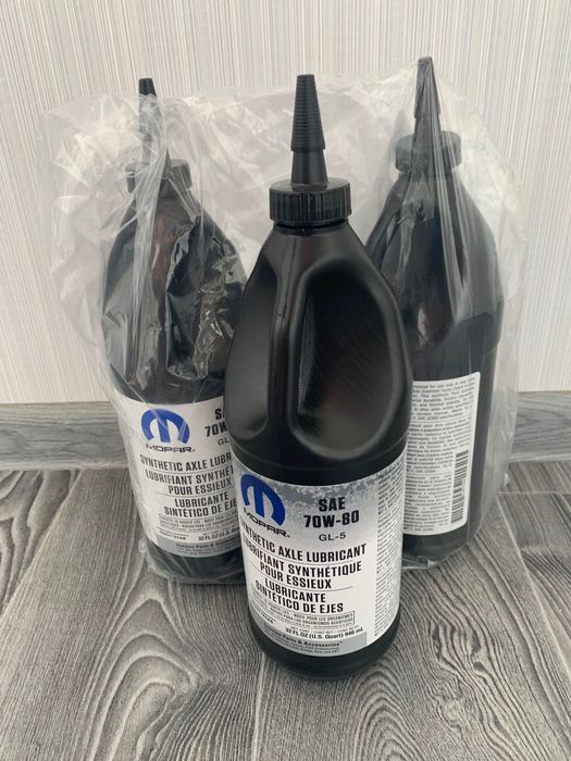 Трансмісійна олива Mopar Gear Oil 70W-80 68227765AB