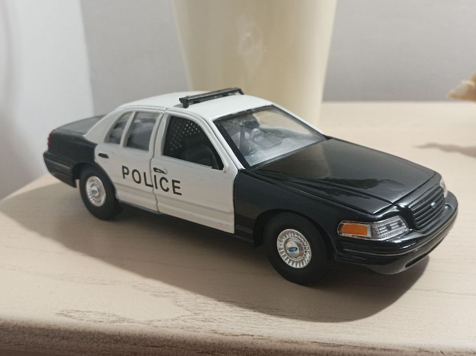 Ford Crown Victoria 1999 Welly