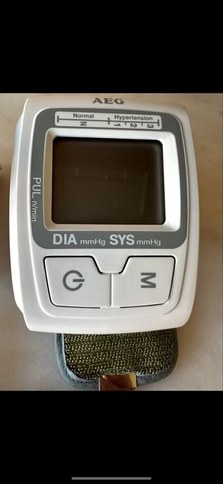 Medidor de Tensão arterial de pulso AEG
