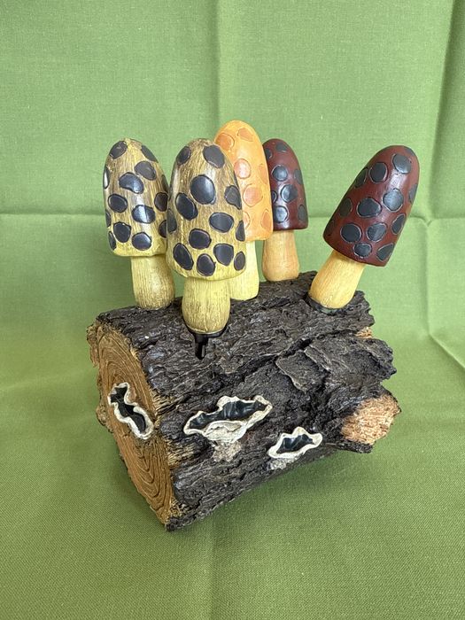 Conjunto de seis facas pequenas