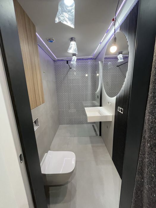 Lazienki, kafle, wykonczenia wnętrz