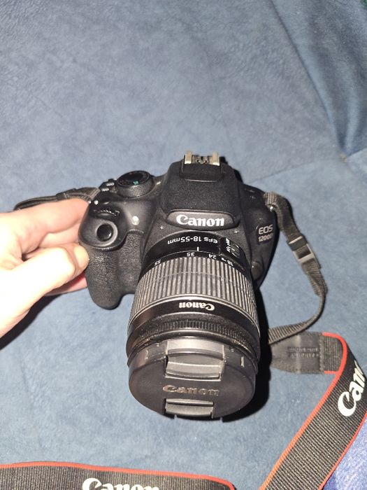 Фотоапарат Canon EOS 1200D