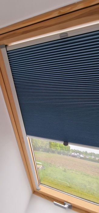 Plisy Dachowe / Na okna dachowe ROLETY