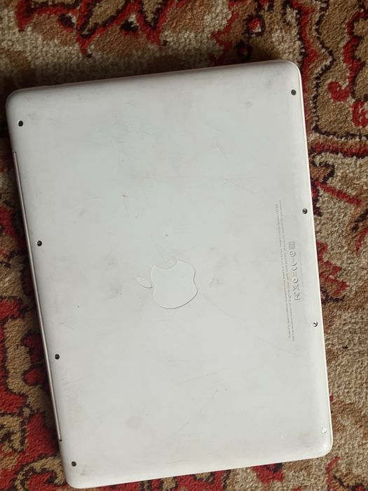 Продам Macbook (макбук)