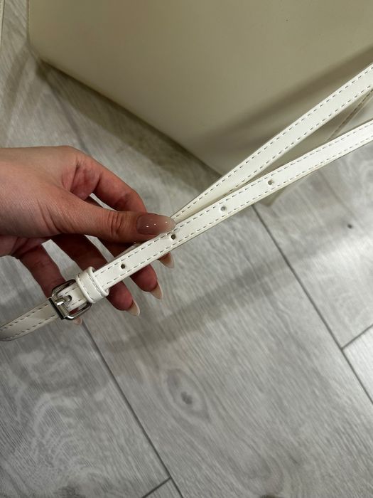 Біла сумка BERSHKA