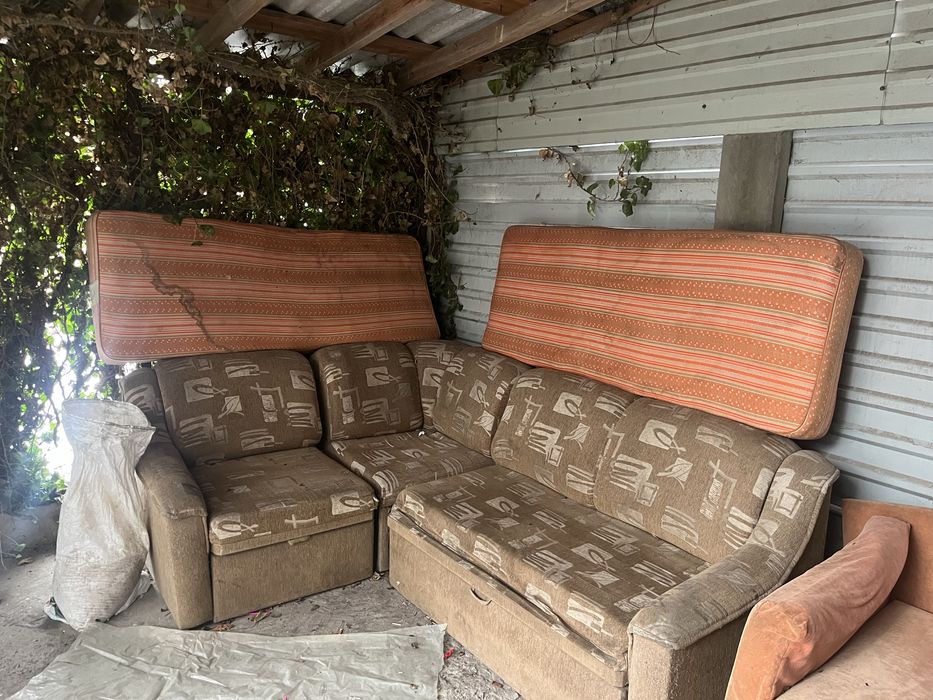 віддам даром дивани та матраци