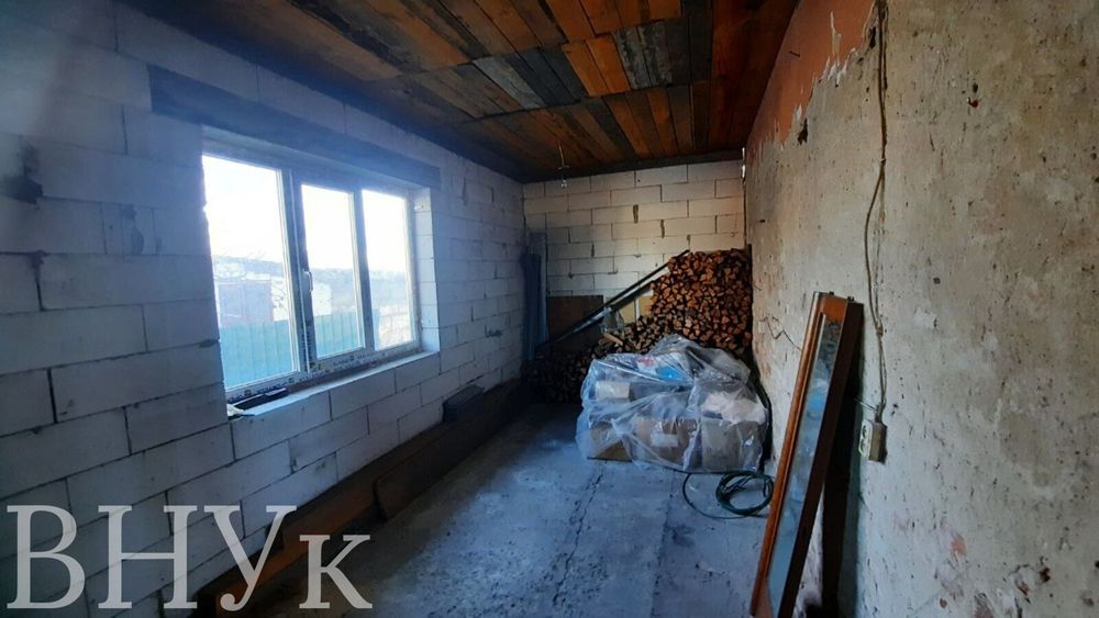 Продам квартиру з земельною ділянкою в центрі м. Ківерці