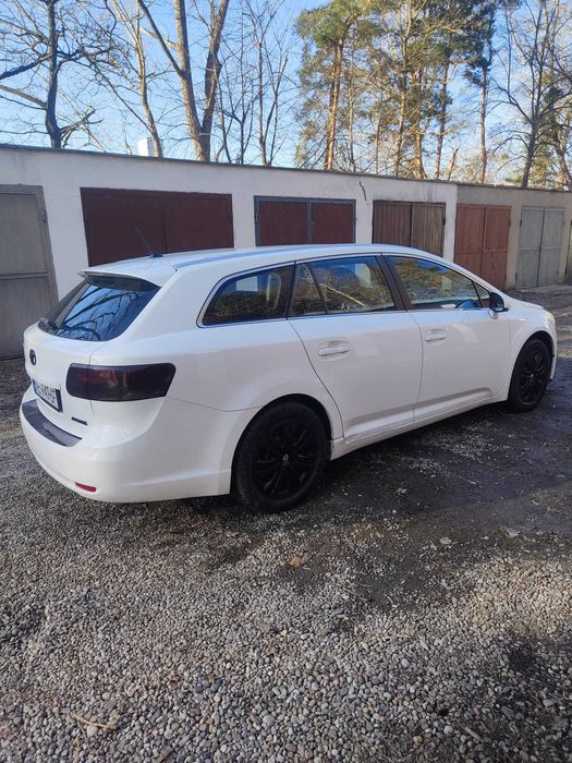 Toyota Avensis 1.6 benzyna