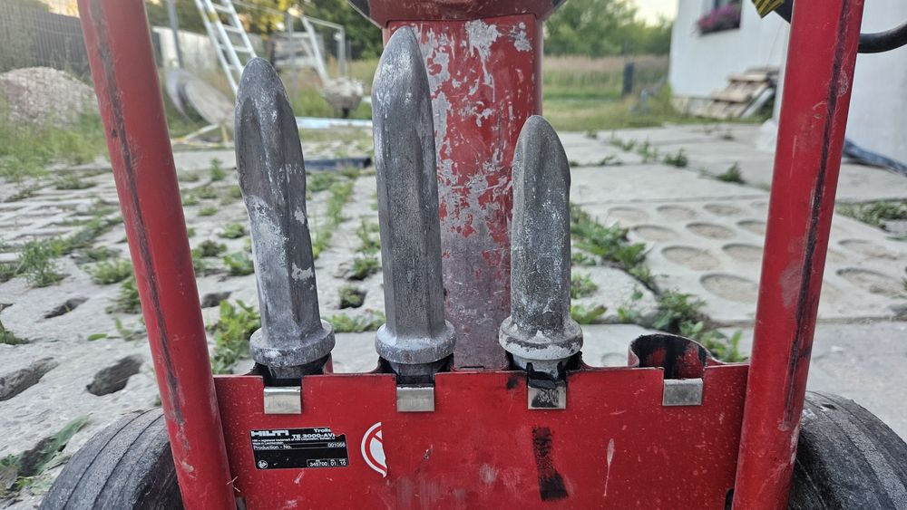 Młot wyburzeniowy Hilti TE 3000-AVR