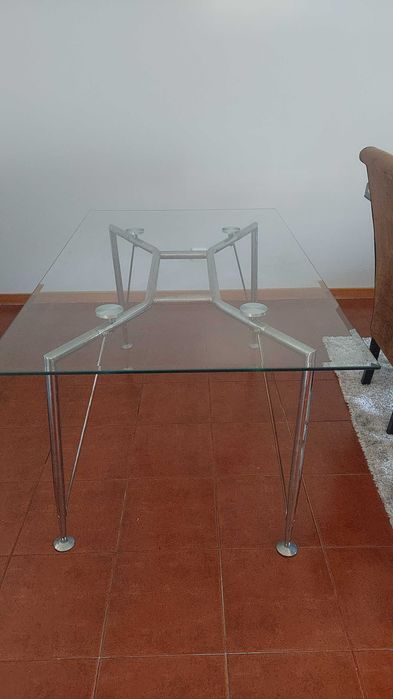 Mesa de jantar em vidro temperado