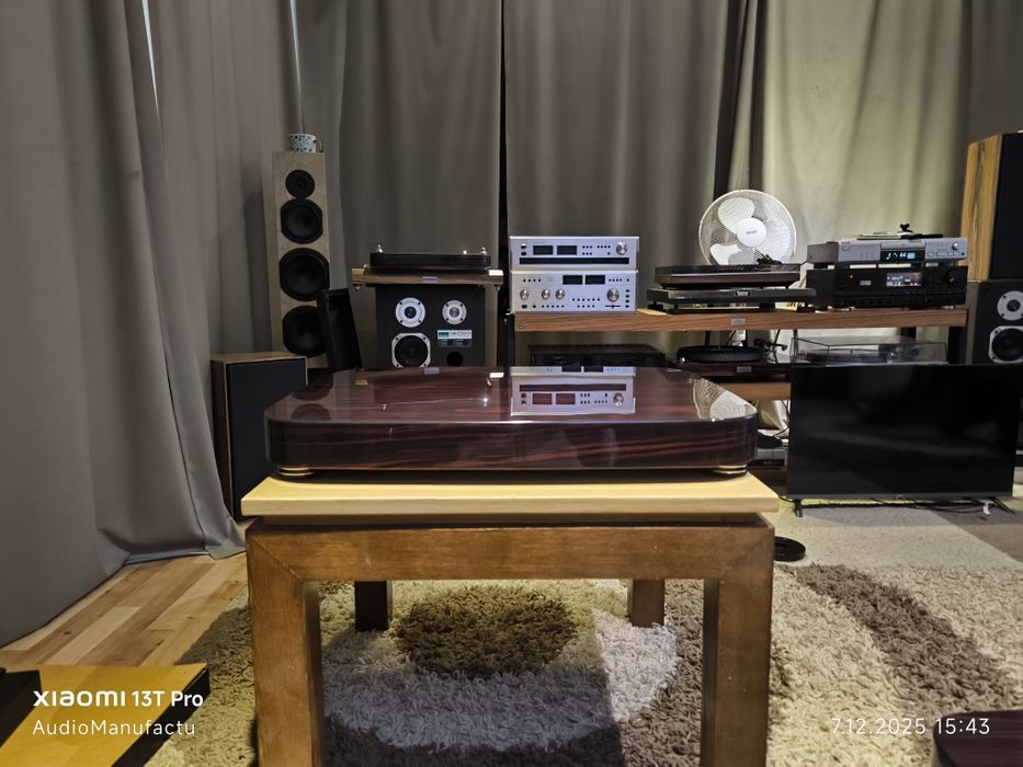 Thorens / Luxman/Pioneer.