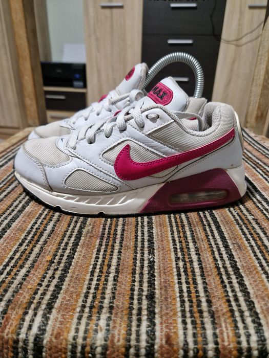 Sneakersy Nike Air max Ivo r 35.5