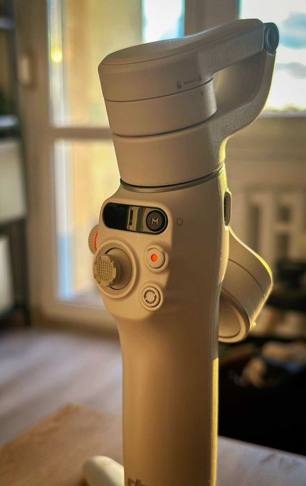 Gimbal ręczny DJI Osmo Mobile 6 (Platinium Grey)