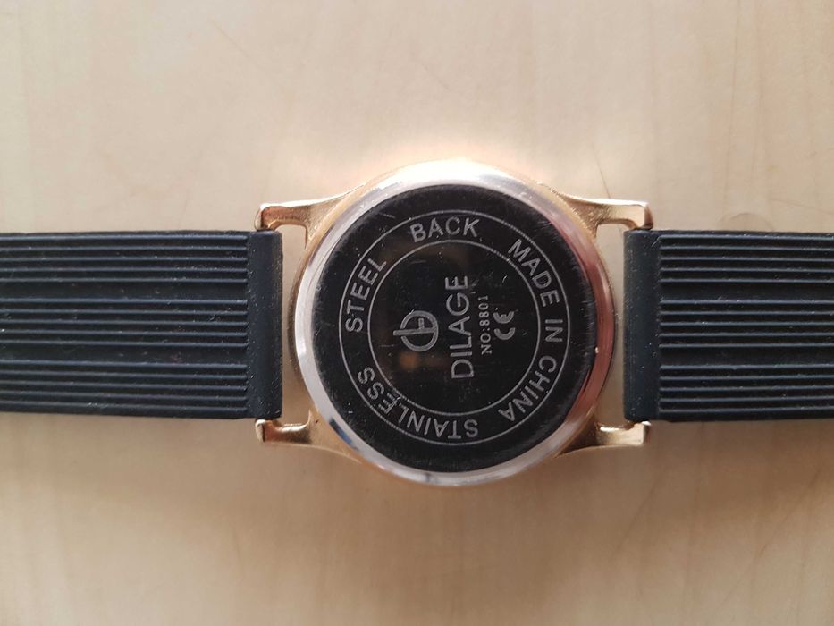 Zegarek nareczny LED cyfrowy dotykowy kolor zloty czarny Dilage 8801