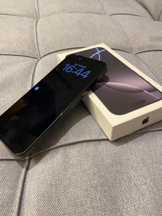 IPhone 16 Pro Max, Titanium, 256GB na Garantia