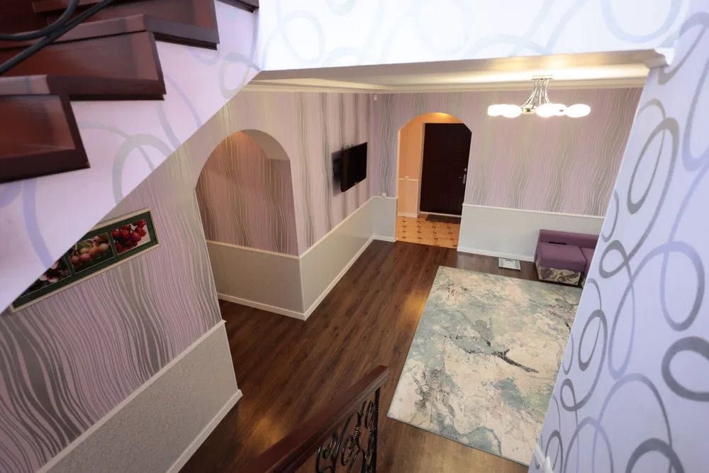 Будинок 200м2| 12 соток смт. Бабинці| Бассейн, спорт.майданчик. Без %