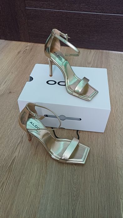 Szpilki Aldo 37, złote