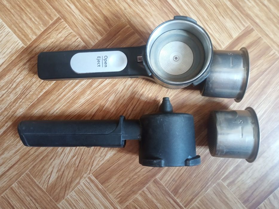 Держатель рожок с фильтром для кофеварки Delonghi.