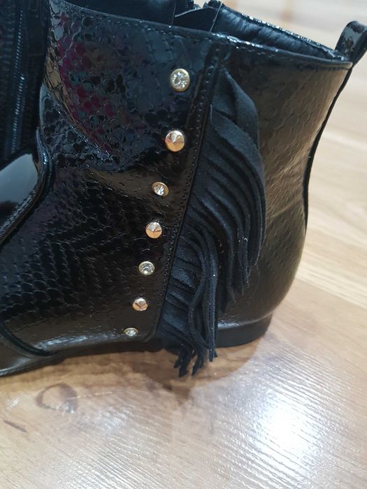 Czarne lakierowane buty Badoxx 35-36