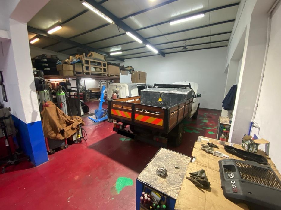 Oficina Automóvel/Armazém